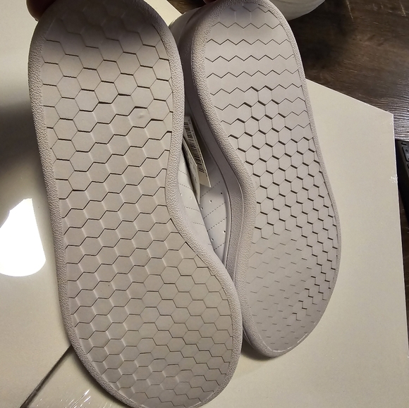 Ladies Adidas - Picture 4 of 7